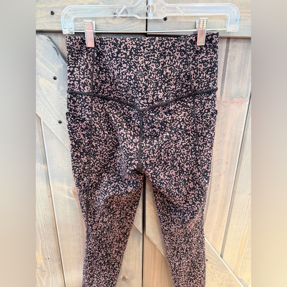 Athleta Salutation Stash Pocket Gravel Tights Black and Blush Women’s size S - Picture 2 of 9